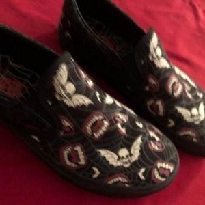 Vans classic glow fright shoes